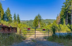 70113 STAGE Rd, NorthBend, OR 97459