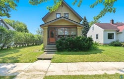 1114 N 18th St, Superior, WI 54880