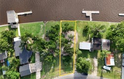 1828 Creekside Dr, Sargent, TX 77414