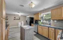 209 E Live Oak St, Burnet, TX 78611