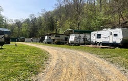 1010 Carbide Road, Glen, WV 25088