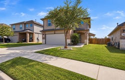 249 Middle Green Loop, Floresville, TX 78114