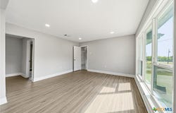 1585 E Central, Lorena, TX 76655