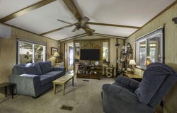 2 5th Avenue, Bourne, MA 02532