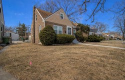 212 E 142nd Place, Dolton, IL 60419