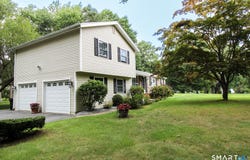 50 Carriage Dr Extension, Clinton, CT 06413