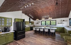 690 S Main Street, Mendenhall, MS 39114