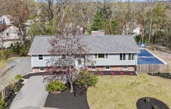 16 Briscoe Street, Woburn, MA 01801