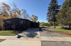 26 Hemlock Cir, Babbitt, MN 55706