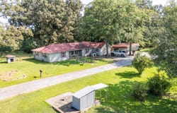 275 GARAGE Rd, Hamilton, AL 35570
