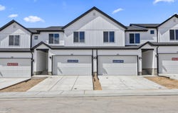 2271 S Wolverine Way, Washington, UT 84780