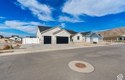 2393 E SUNFLOWER Dr S, Eagle Mountain, UT 84005