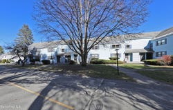 7 Rolling Hills, Lenox, MA 01240