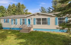 1011 S 30th Street, Escanaba, MI 49829