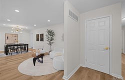 5891 Sir Edward Lane, Florissant, MO 63033