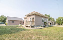 409 5th Ave N, Doon, IA 51235