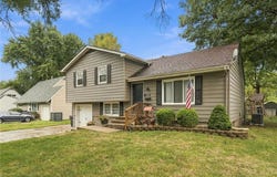 813 S Sunset Drive, Olathe, KS 66061