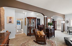 42 Robinwood Place, Jackson, MS 39211
