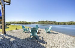 980 S RIVERFRONT Dr, Clifton, TN 38425