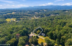 Ridgeway Court, Norris, TN 37828