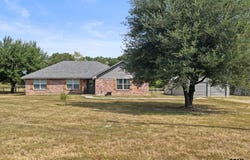 380 N Frontage Rd, Mount Pleasant, TX 75455