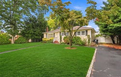 23 Roy Avenue, West Islip, NY 11795