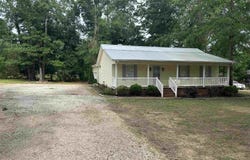 40 LOVE Ln, Savannah, TN 38672