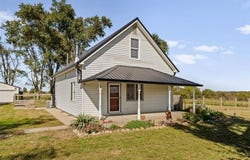 102 N 1st Road, Overbrook, KS 66524