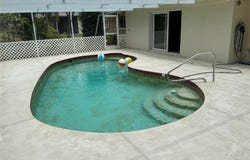 147 HOURGLASS Drive, VENICE, FL 34293
