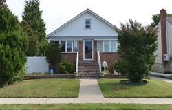 7 S Bay Avenue, Freeport, NY 11520