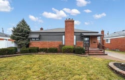 31229 Share Street, St. Clair Shores, MI 48082