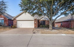 119 Crestway Drive, Cedar Hill, TX 75104