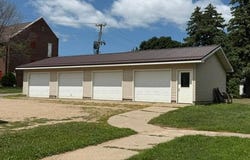 202 N Cass Avenue, Springfield, MN 56087