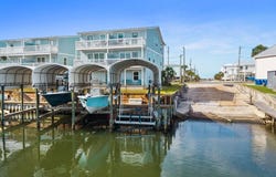 102 Miramar Dr, Mexico Beach, FL 32456