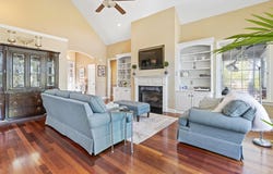 425 Terrapin Pointe Rd., Hodges, SC 29653