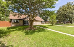 126 Ridgewood Drive, Lufkin, TX 75901