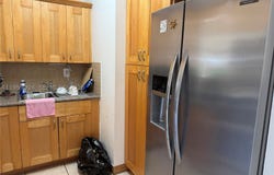 575 W 69th St, Hialeah, FL 33014