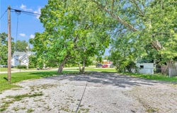 913 Lake Avenue, Elyria, OH 44035