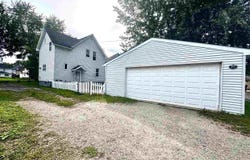 317 6th St S, Virginia, MN 55792
