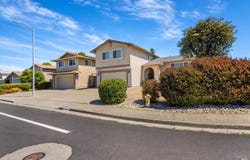 725 Park Lane, Petaluma, CA 94954