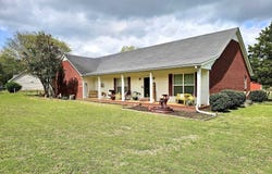905 GOLF Dr, Saulsbury, TN 38067