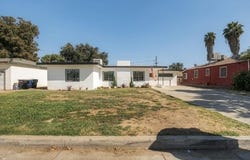 1921 N 11th Avenue, Hanford, CA 93230