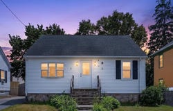 45 Bright St, Fall River, MA 02721