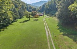 139 Midway Dr, Mayking, KY 41837