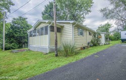 685 Foster Rd, Lenoir City, TN 37771