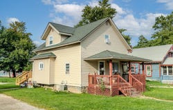 323 E Lake Street, Topeka, IN 46571