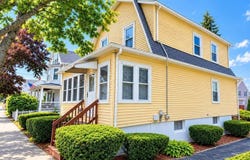 18 Clement Ave, Peabody, MA 01960