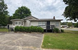 1509 S Main Street, Hope, AR 71801