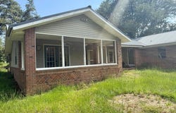 517 Ben Carver Rd, Douglas, GA 31535