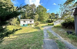 572 Alberts Dr, Monessen, PA 15062